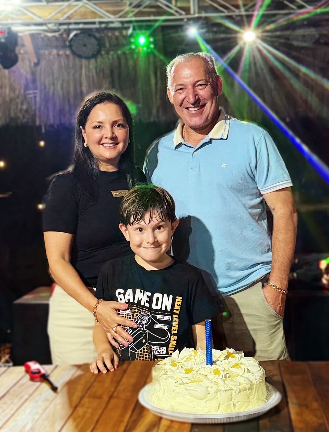 Quem está de aniversário hoje é o prefeito de São Pedro do Ivaí Rildo da padaria. Nesta data especial ele recebe com muito carinho os parabéns da esposa Claudineia, do filho Jorge Felipe, de familiares e amigos, nós da equipe da rádio Difusora desejamos também muitas felicidades, vida longa a você e que Deus lhe abençoe sempre 🎉🎉🎉