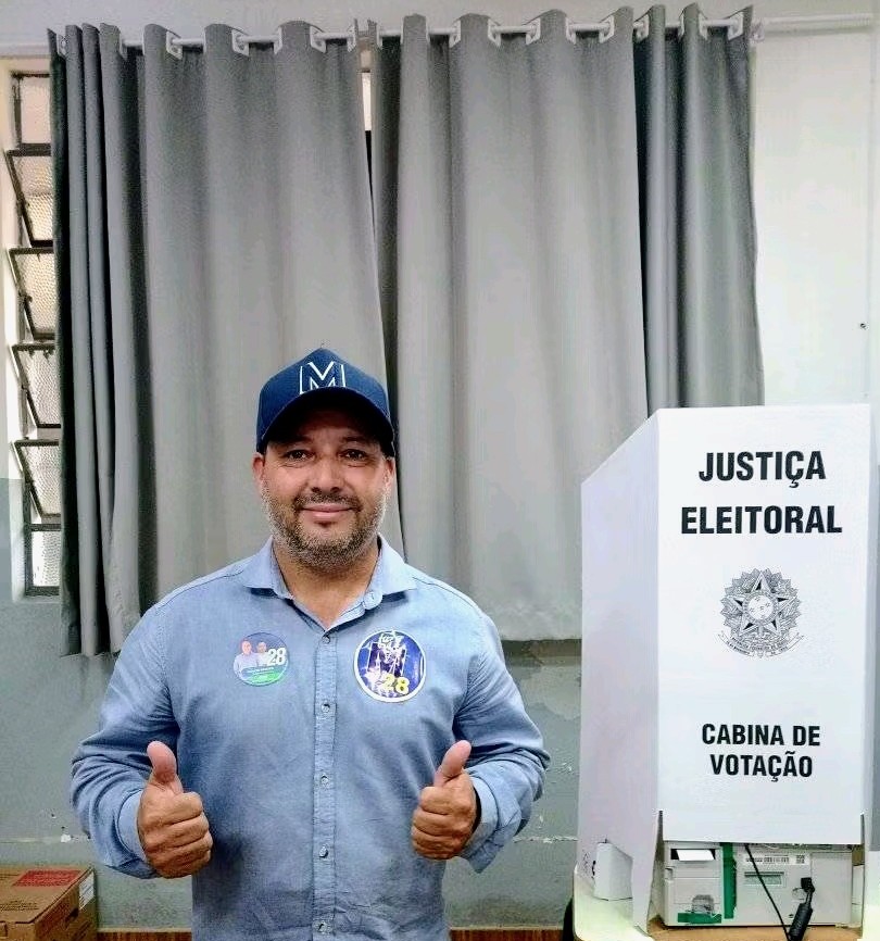 Quem está de aniversário hoje é o radialista Márcio Peixoto, que também é conhecido por muitos  por ser o Deejay Espanha. Nessa data especial Márcio Peixoto recebe os parabéns de familiares e amigos!